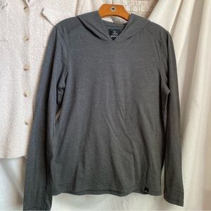 prAna Men’s T-shirt Hoodie in Heather Dark Gray. Lightweight. Small.